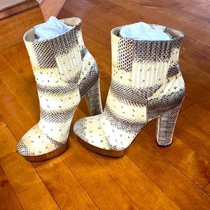 Rachel Zoe Heeled designer boot NEW without box.